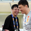 陳戌源站著看完了整場比賽多次為球隊的表現送上掌聲