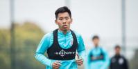 今年三月剛剛年滿20歲的小將周俊辰租借加盟黃海