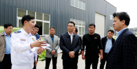 縣委書記李愛華帶領縣委辦等檢查木材加工和家具生產企業安全生產工作