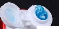 生活小知識:牙膏洗臉有什么好處?