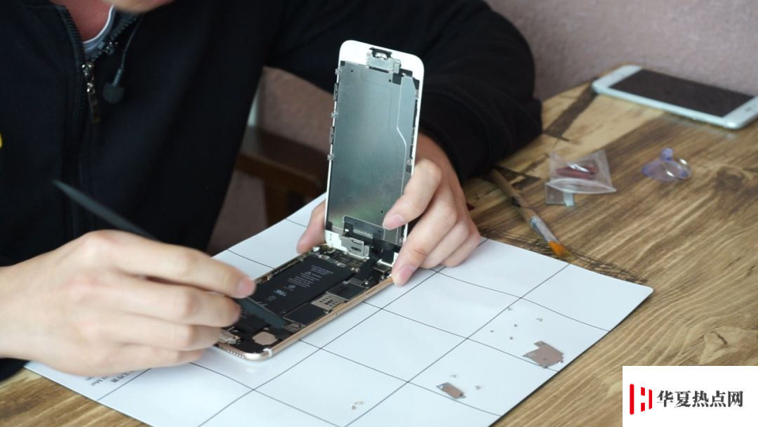 注意分辨，最新款 iPhone SE 擴容機已經來了
