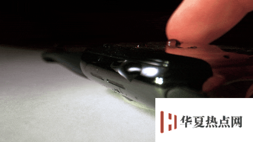 慢鏡頭帶你了解 Apple Watch 防水是如何實現的？