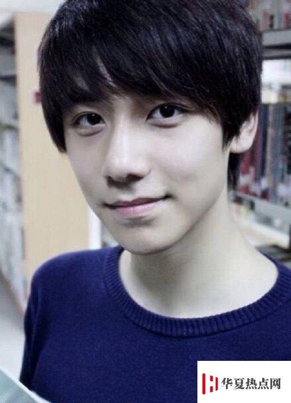 清華大學校草李潤東.jpg