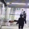 女子下樓時玩手機踩空摔傷臉部受傷嚴重