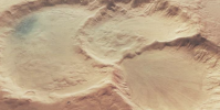 火星上的古代隕石坑三重峰