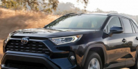 日產在經銷商處提供豐田RAV4