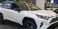 埃德蒙茲比較2020年本田CRV和豐田RAV4混合動力車
