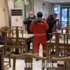飯店為困難客人提供免費晚餐