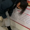 班主任課間突擊檢查學生穿秋褲情況