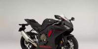 在1994年的本田CBR600F2上大飽眼福