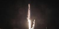 伊隆馬斯克在周三發射前展示了第一批Starlink互聯網衛星