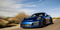保時捷911GT3行駛僅在三個車輪上的情況