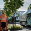 在直流快速充電站野外看到的沃爾沃FE電動卡車