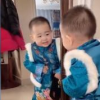 萌娃試穿新衣實力演繹買家秀