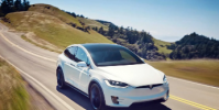 特斯拉ModelX在阻力賽中面對奧迪ETron和捷豹IPace
