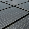 極化驅動的指南用于制作高性能多功能太陽能電池