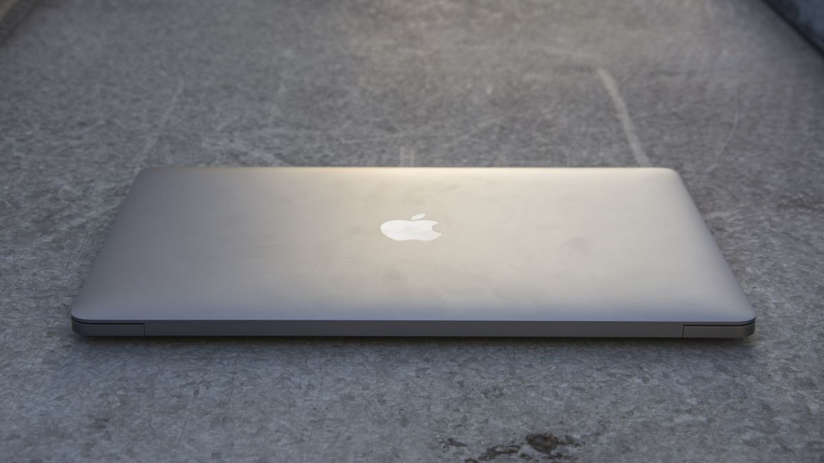 MacBook Pro 13in 2017 評論 一個墮落的冠軍