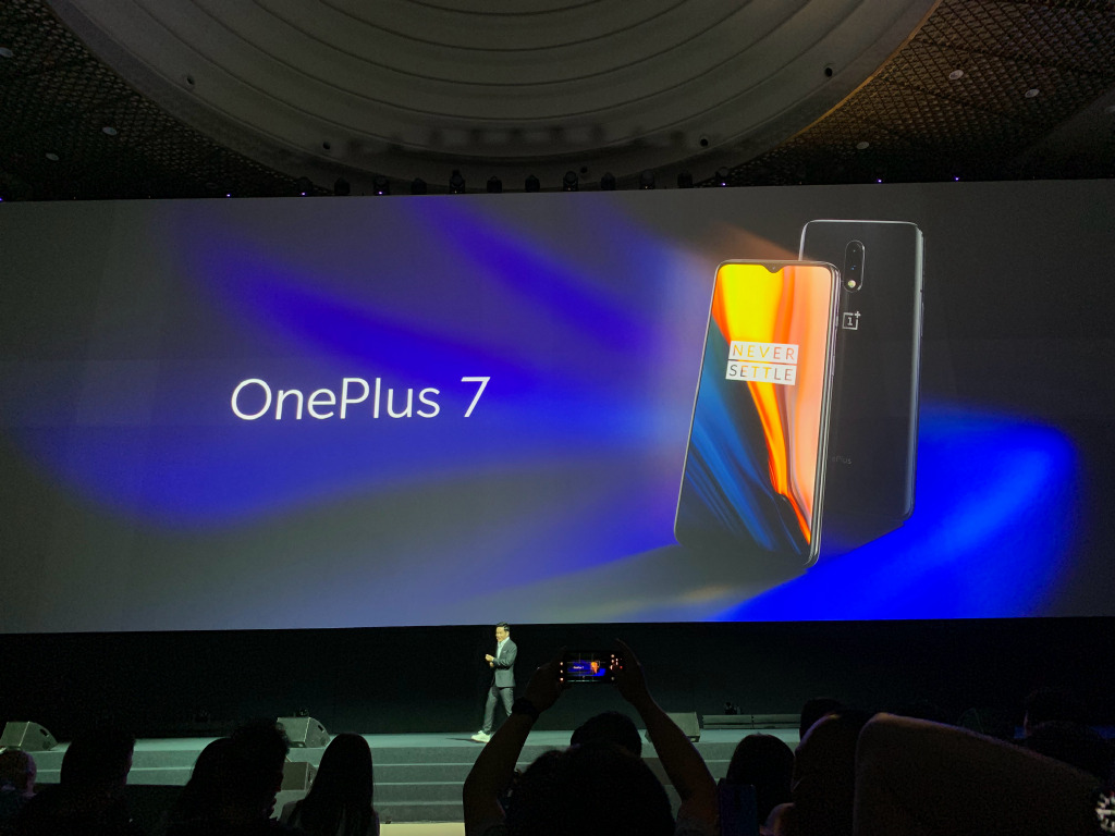 一加7代言人超有排面，8+256GB僅售2999元！