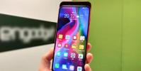 由于可折疊屏幕屏幕指紋5G智能手機創新將于2019年推出