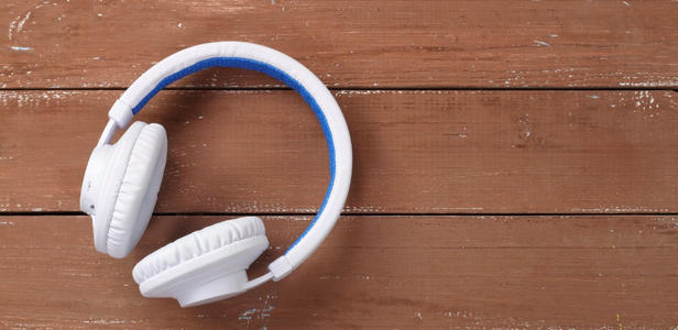 亞馬遜將推出采用Alexa耳機的Apple AirPods
