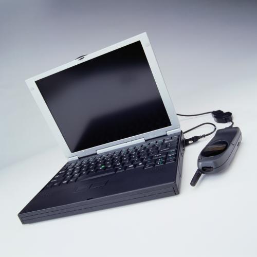 Razer的Project Linda概念將其Android手機變成了筆記本電腦