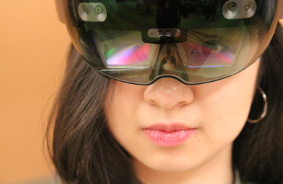 Lifeliqe將微軟的HoloLens增強現實眼鏡帶入教室