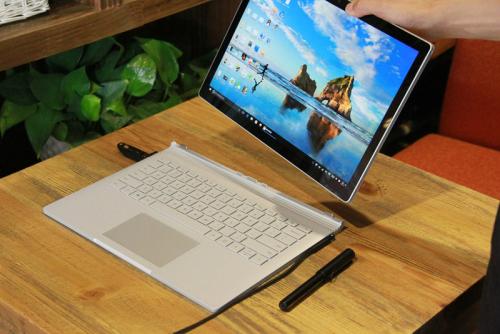 微軟推出使用16小時電池的Surface Book i711月推出售價為2399美元