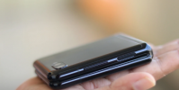 三星Galaxy Z Flip 3將更容易融入您的修身牛仔褲