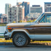 1984年吉普GrandWagoneer狀況良好是完美的復古SUV
