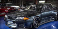 迷人的NissanSkylineGTR是1300馬力的碳纖維完美