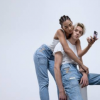三星為GalaxyZFlip3智能手機定制DrDenim牛仔褲