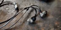 3月4日Sennheiser的最新耳機由對火星來說足夠堅固的金屬制成