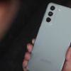 新 Galaxy S21 FE 在 Google Play 上列為 5G 設備