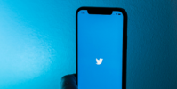 Twitter正在測試一個奇怪的預先創建的狀態功能