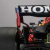 您現在可以購買MaxVerstappen贏得冠軍的RedBullRB16B的比例復制品
