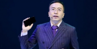 趙明微博曬大閘蟹 網友說這是暗示Magic5系列要橫著走