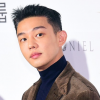 劉亞仁醫生也給自己注射麻醉藥
