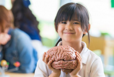 中學生入學得到手機腦力直接停滯在小學